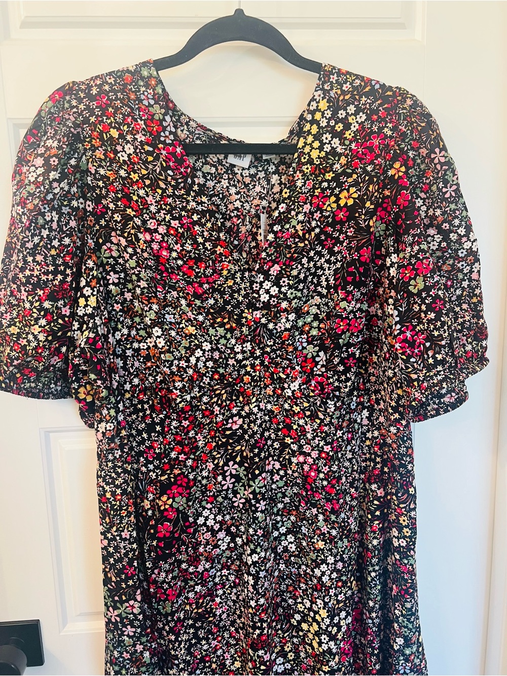 GAP NWT Black Maxi Dress with Pink, Yellow, White and Green Floral Print - Picture 2 of 5